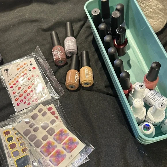 Assorted Nail Polish and Nail Art Set - Picture 3 of 3